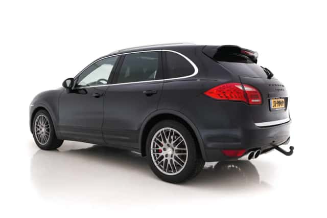 Porsche Cayenne (2010) thumbnail 5