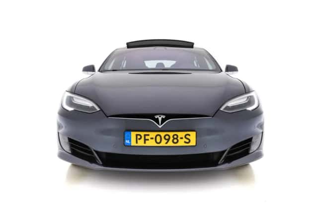 Tesla Model S (2017) thumbnail 3