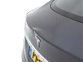 Tesla Model S (2017) thumbnail 32