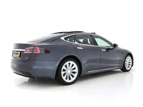 Tesla Model S (2017) thumbnail 7