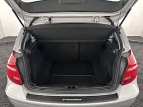 BMW 1-Serie (2010) thumbnail 11