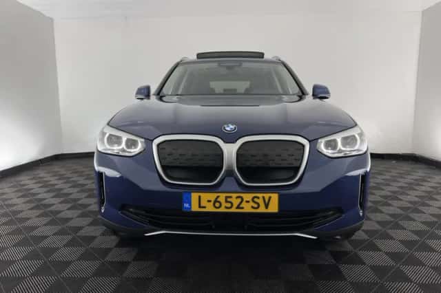 BMW iX3 (2021) thumbnail 3