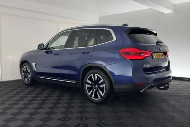 BMW iX3 (2021) thumbnail 5