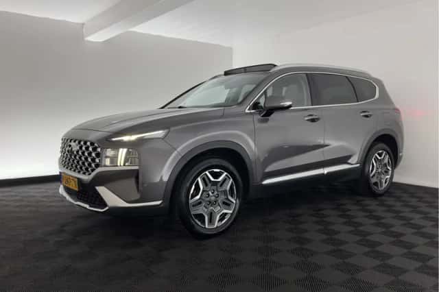 Hyundai Santa Fe (2022) thumbnail 4