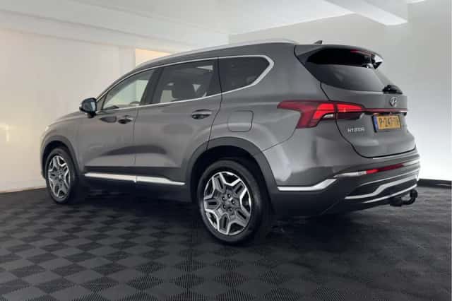 Hyundai Santa Fe (2022) thumbnail 5
