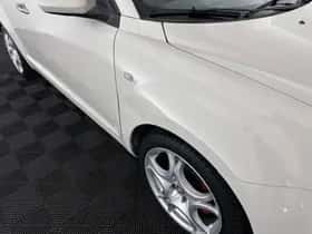 Alfa Romeo Mito (2013) thumbnail 28