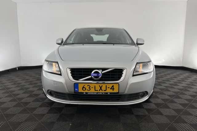 Volvo S40 (2010) thumbnail 3
