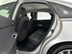 Volvo S40 (2010) thumbnail 10