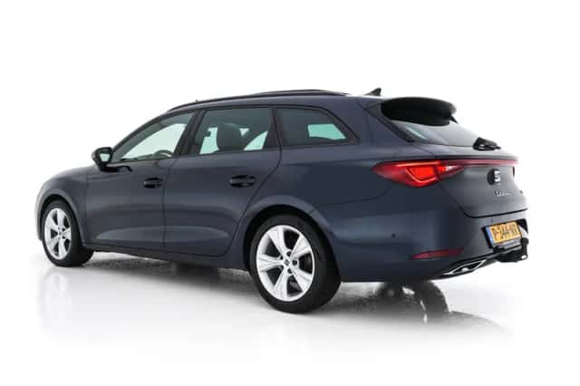 SEAT Leon (2022) thumbnail 5