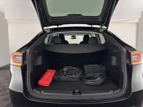 Tesla Model Y (2023) thumbnail 11