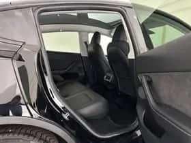 Tesla Model Y (2023) thumbnail 12
