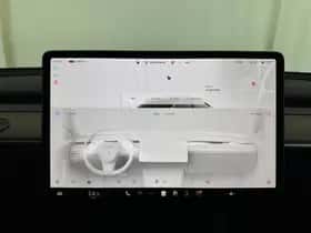Tesla Model Y (2023) thumbnail 16