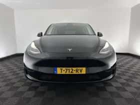 Tesla Model Y (2023) thumbnail 3