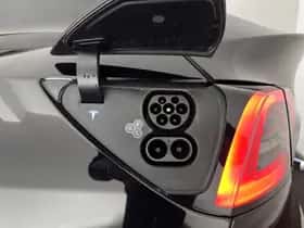 Tesla Model Y (2023) thumbnail 28