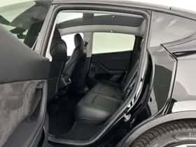Tesla Model Y (2023) thumbnail 10