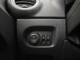 Opel Corsa (2014) thumbnail 18