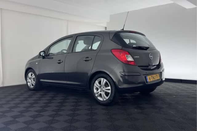 Opel Corsa (2014) thumbnail 5