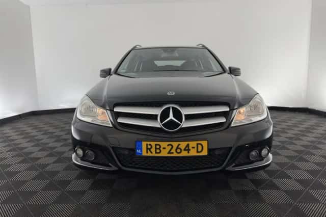 Mercedes-Benz C-Klasse (2011) thumbnail 3