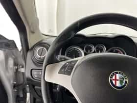 Alfa Romeo Mito (2015) thumbnail 17