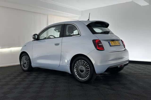 Fiat 500 (2020) thumbnail 4