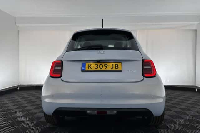 Fiat 500 (2020) thumbnail 5