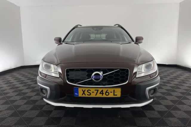 Volvo Xc70 (2016) thumbnail 3