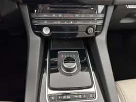 Jaguar F-Pace (2017) thumbnail 21