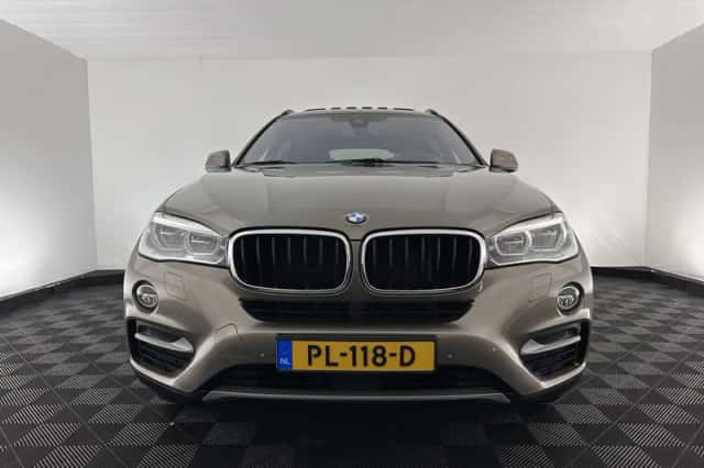 BMW X6 (2017) thumbnail 3