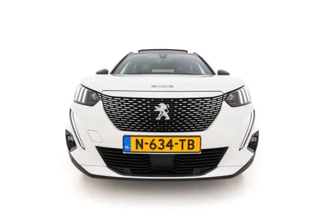 Peugeot e-2008 (2021) thumbnail 3
