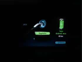 Opel Ampera (2012) thumbnail 19