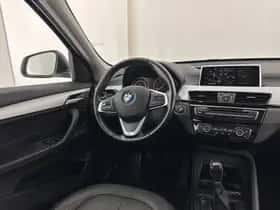 BMW X1 (2016) thumbnail 8