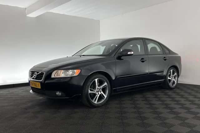 Volvo S40 (2012) thumbnail 4