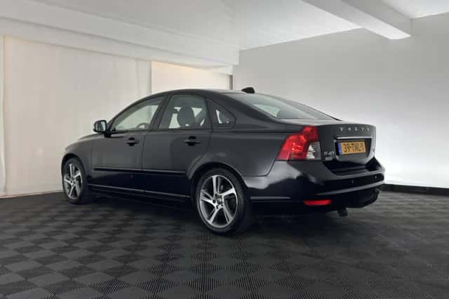 Volvo S40 (2012) thumbnail 5