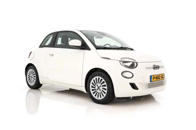Fiat 500 (2022) thumbnail 1