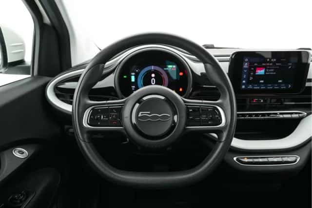 Fiat 500 (2022) thumbnail 16