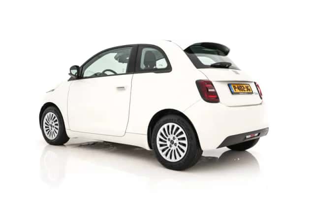 Fiat 500 (2022) thumbnail 5