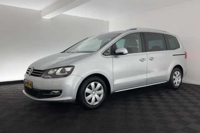 Volkswagen Sharan (2011) thumbnail 4