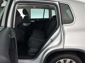 Volkswagen Tiguan (2011) thumbnail 11