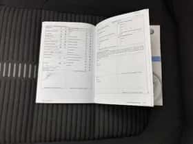 Volkswagen Tiguan (2011) thumbnail 36