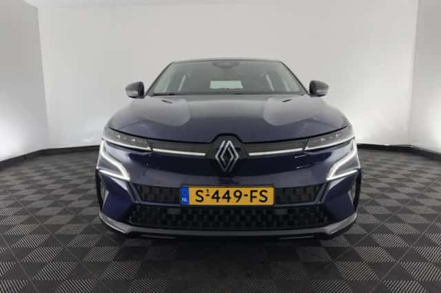 Renault Mégane (2022) thumbnail 3