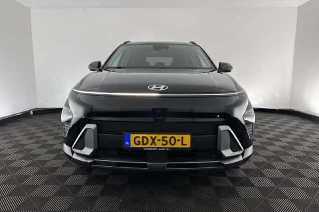 Hyundai Kona (2024) thumbnail 3