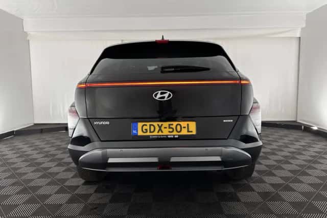 Hyundai Kona (2024) thumbnail 6