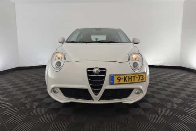 Alfa Romeo Mito (2013) thumbnail 3