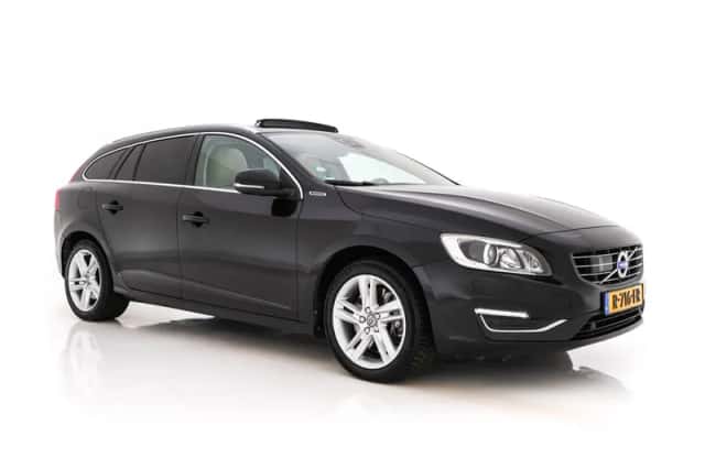 Volvo V60 (2016) thumbnail 1
