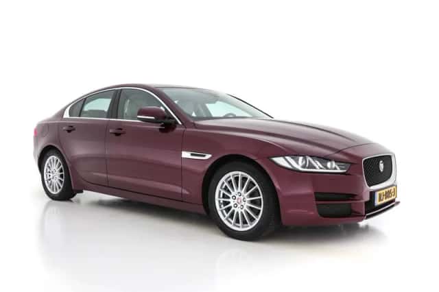 Jaguar XE (2017)