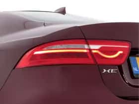 Jaguar XE (2017) thumbnail 28
