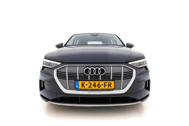 Audi e-tron (2020) thumbnail 3