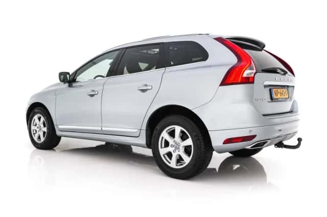 Volvo XC60 (2017) thumbnail 5