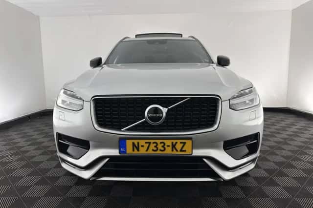 Volvo XC90 (2019) thumbnail 3