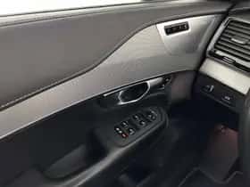 Volvo XC90 (2019) thumbnail 25